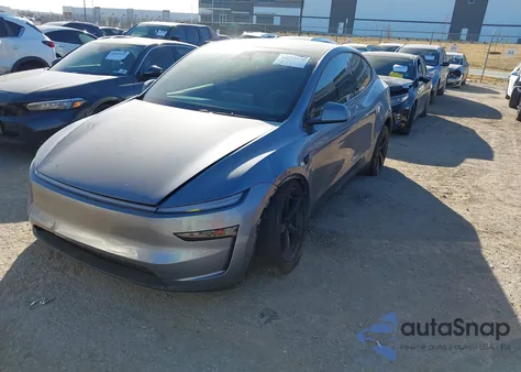 2026 Tesla Model Y Premium Rear-Wheel Drive z USA, uszkodzony, nr VIN 7SAYGDED9TA449264